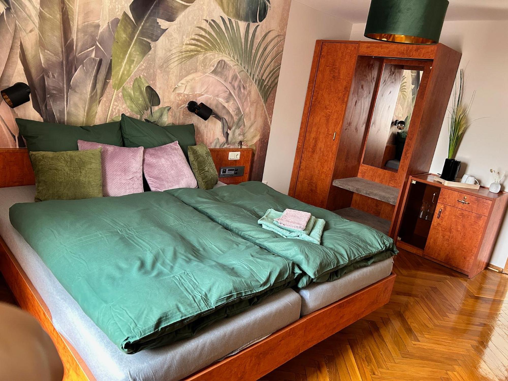 Pension Faulpelz - Doppelzimmer Flora Niederorschel Esterno foto